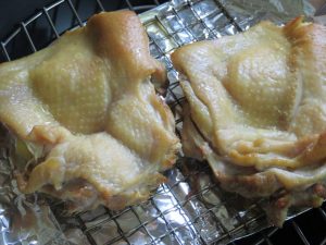 燻製レシピ １時間で出来る 鶏もも肉のお手軽スモークチキン ウッド チップス スモーク人の燻製レシピ